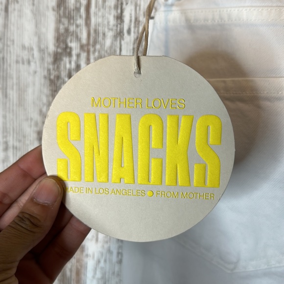 Mother SNACKS! High Waisted Double Stack Hover Fray Size 28 NWT - Picture 11 of 13